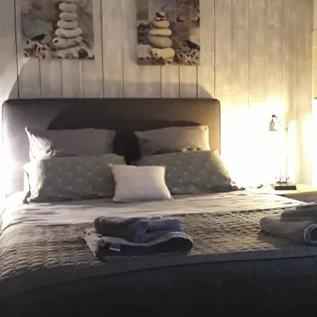 Oda ve Kahvaltı La Mesonnetta Soulignonne