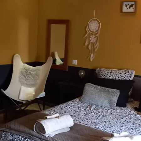 Oda ve Kahvaltı La Mesonnetta Soulignonne